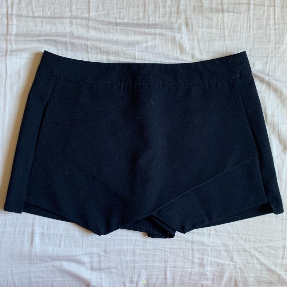 Forever21 Navy Blue Skort (Size Medium)